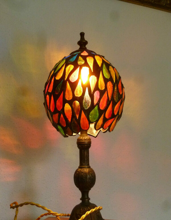 Lámpara Tiffany de pétalos multicolor